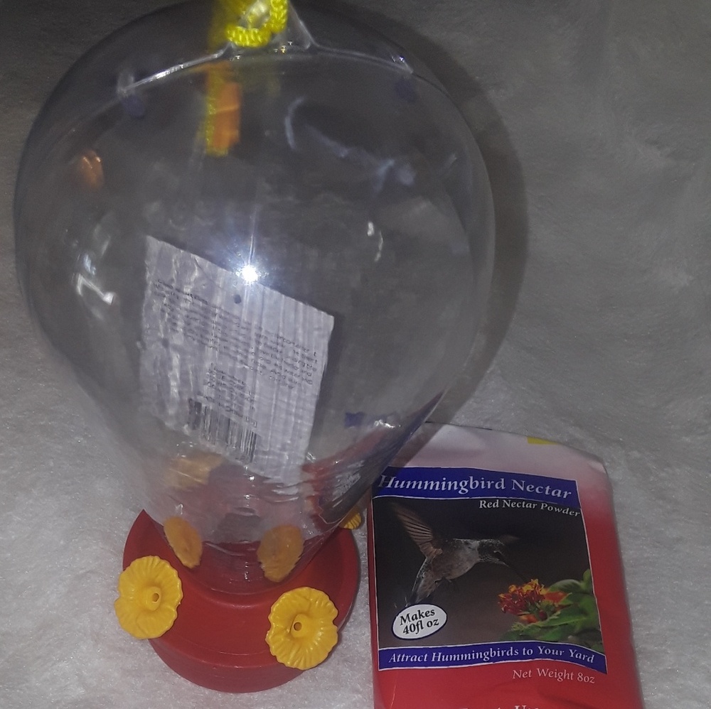 Host Pick Plastic Mini Hummingbird Feeder & Necter NEW